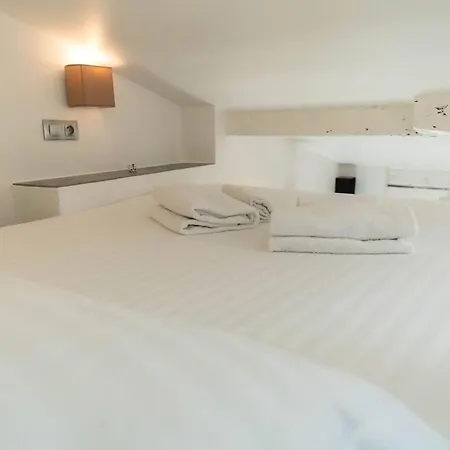 Apartment Sk Joli Studio, Le Port, Clim, Tramway, Wifi 17 Bonaparte Nizza